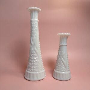 Vintage Milk Glass Tapered Vases – Set of 2 – Geometric Diamond Pattern 🤍✨